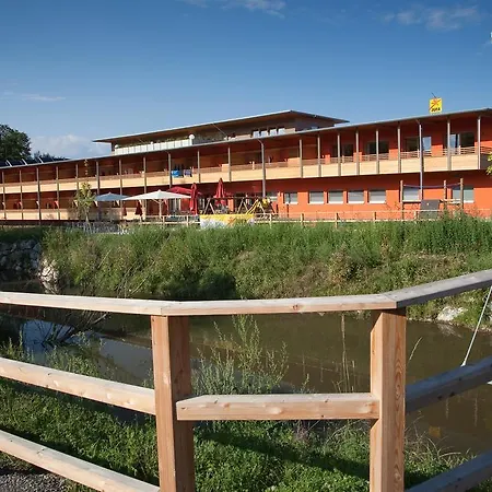 Jufa Hotel 3*
